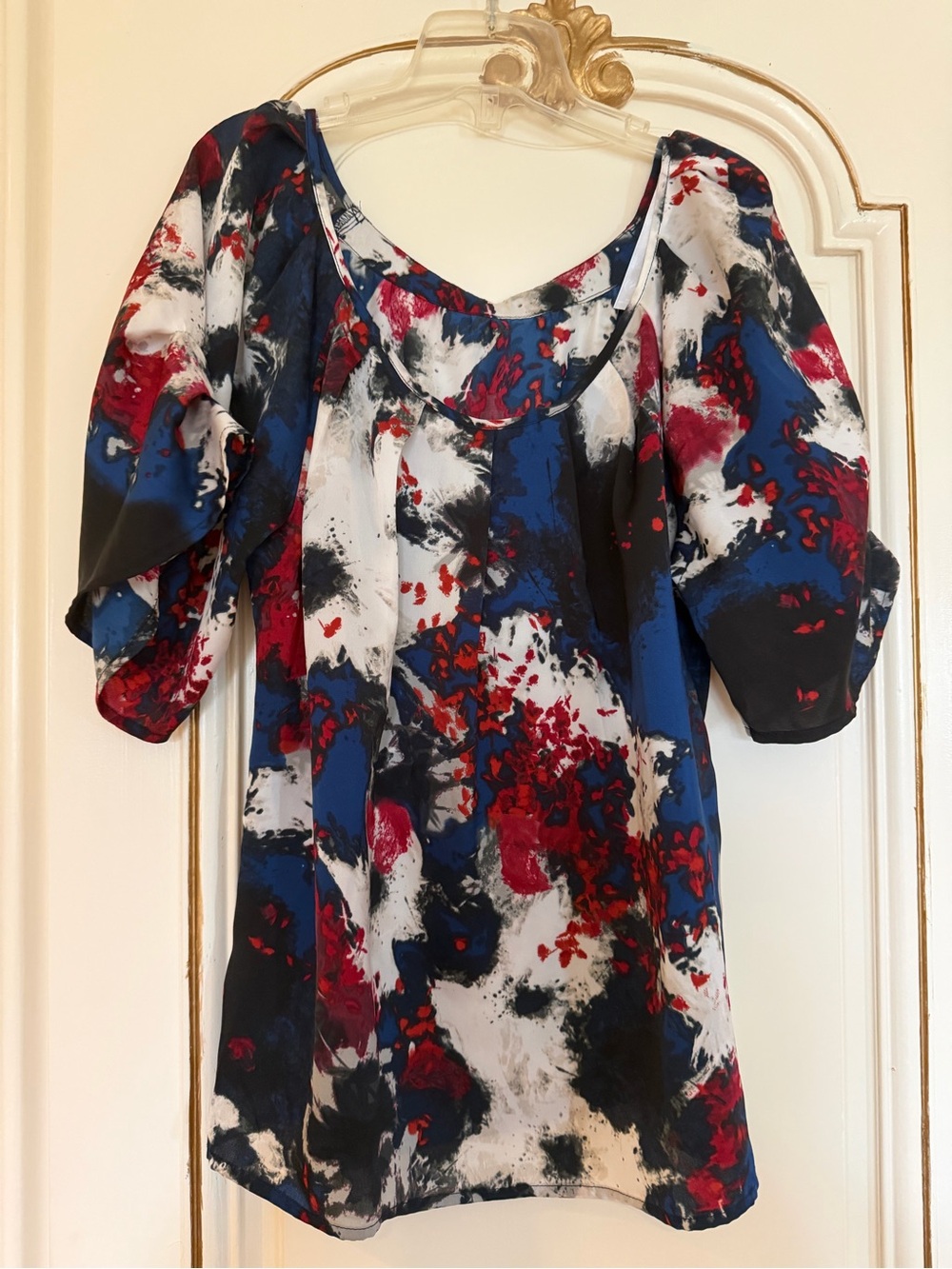 Women's Blue, Red & White Abstract Print Blouse
